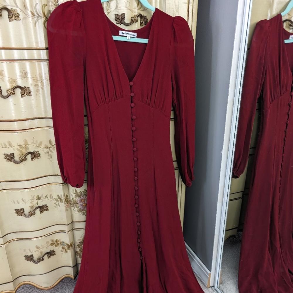 Reformation Brogan Dress ❤️🎀🖤